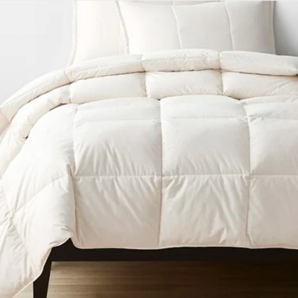 The Company Store Lacrosse Loftaire Down Alt Light Warmth Comforter